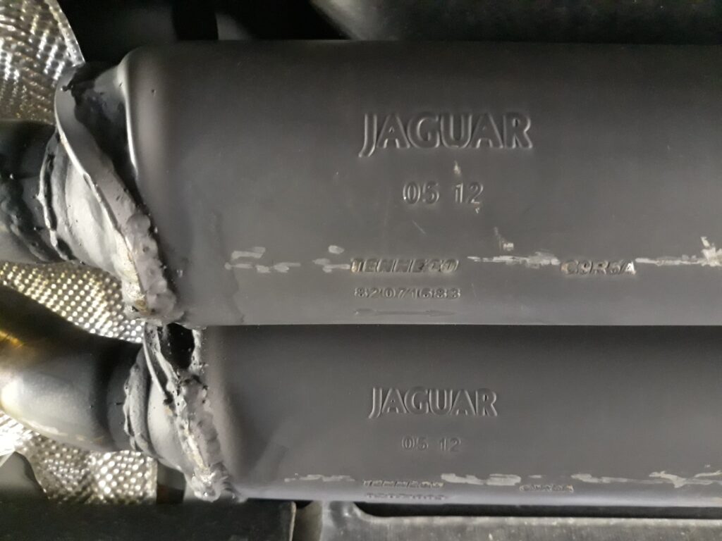 Naprawa układu wydechowego w Jaguarze