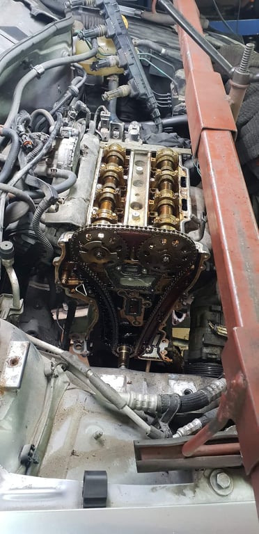 Demontaż pokrywy rozrządu