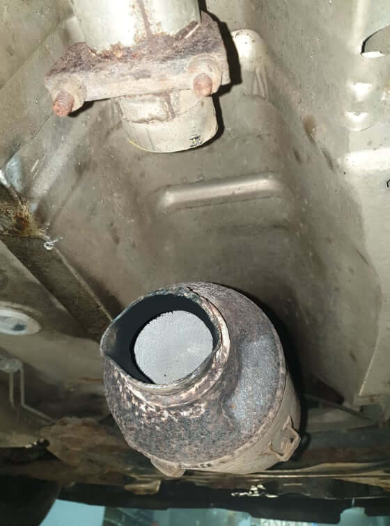 Nieudana próba kradzieży katalizatora Audi Rzeszów